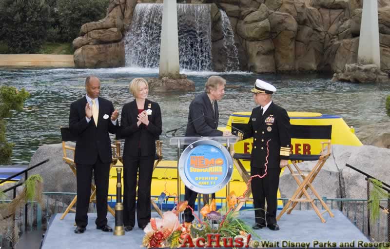 Imagen de Disneyland California  Subs Recommissioned